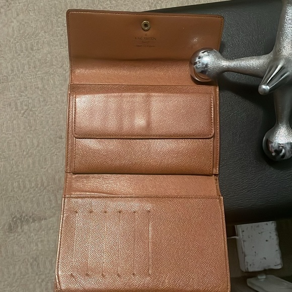 LV wallet - Picture 8 of 8